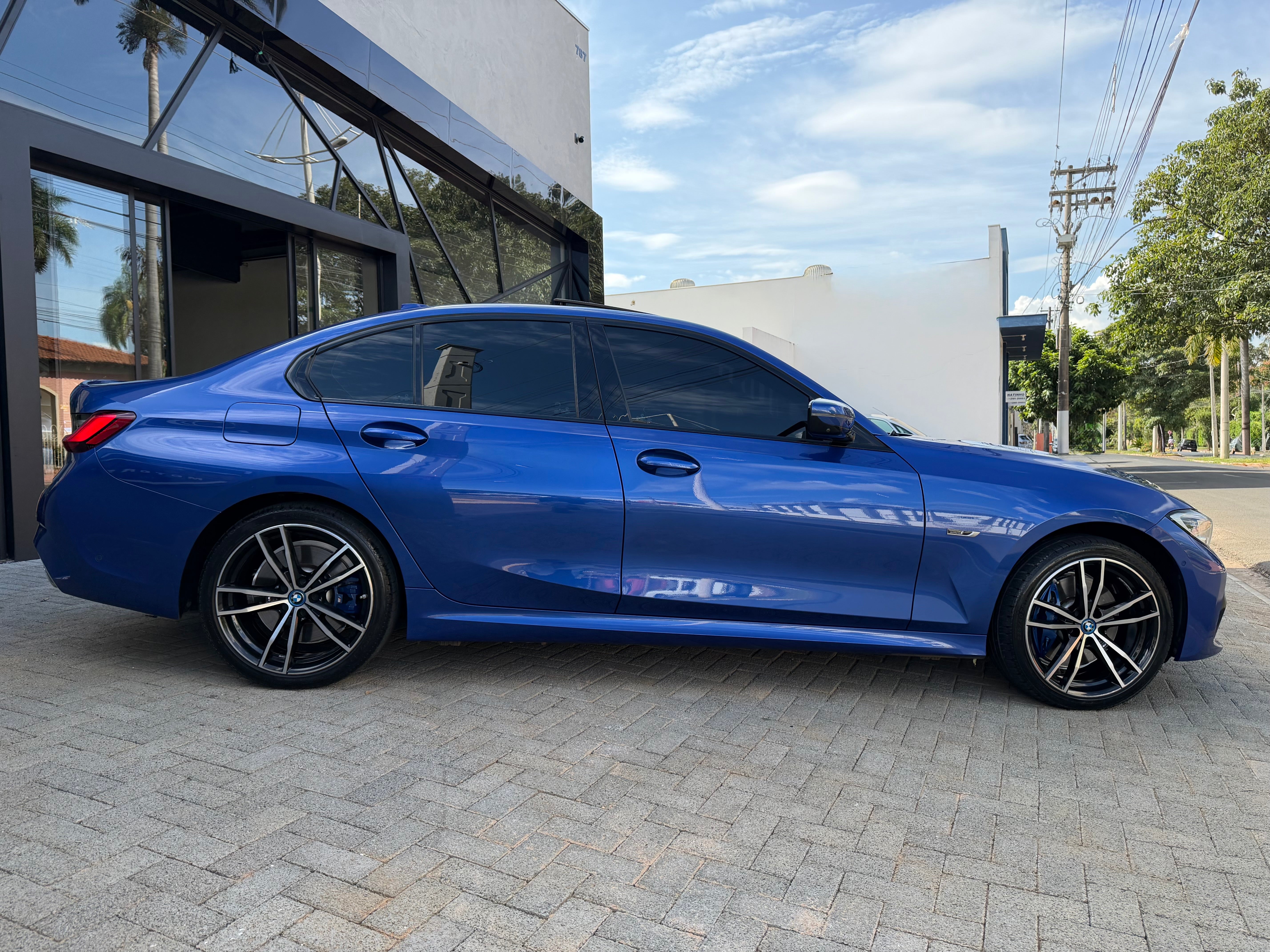 BMW 330 e M Sport